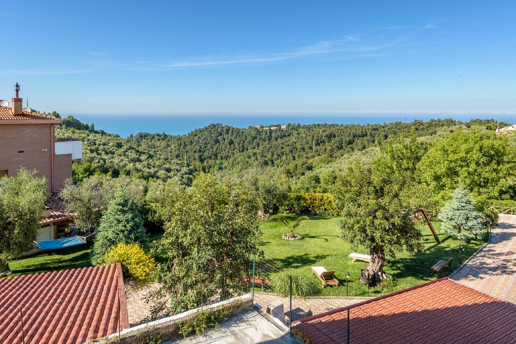 Villa Moreschi ヴィーコ・デル・ガルガーノ エクステリア 写真